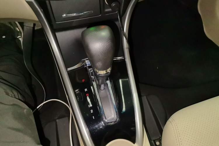 Used Honda Crider 2015 1.8L automatic luxury edition
