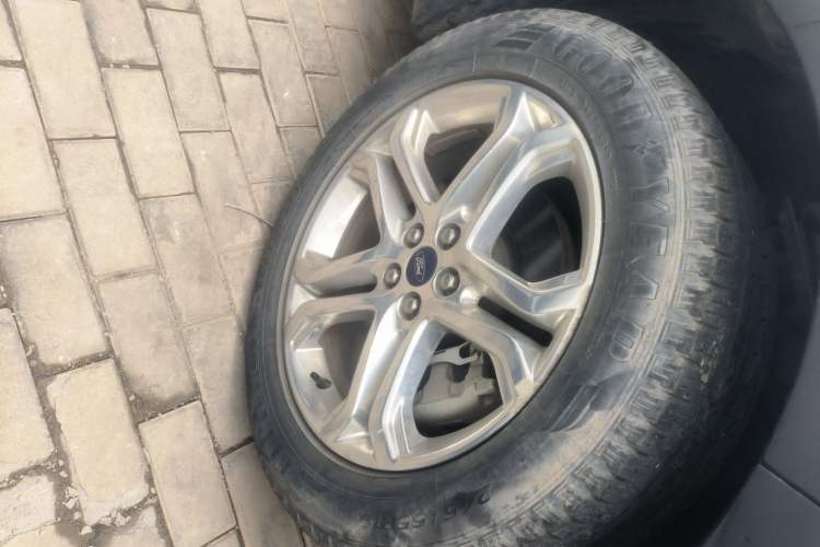 Used Ford Edge 2016 EcoBoost 245 Four-Wheel Drive Titanium Edition 7-Seater
