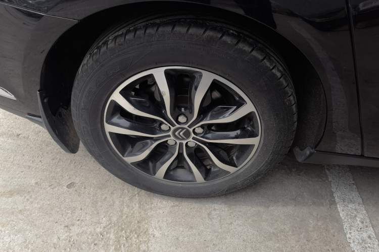 Used Citroen C5 2016 1.8T Automatic Luxury Model Right Rear Wheel Hub