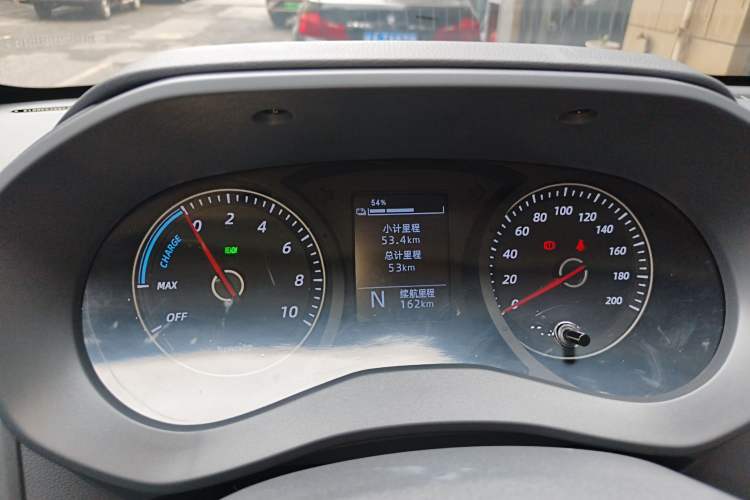 Used Wuling Yangguang 2024 300KM Comfort Version Passenger Van 75kW