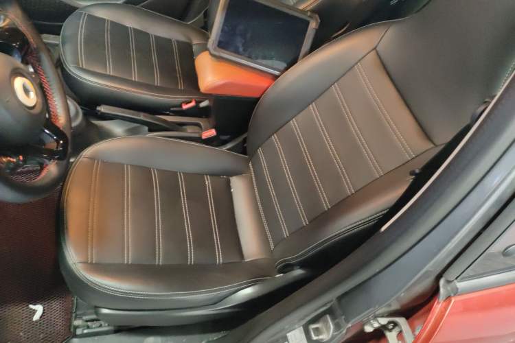 Used smart forfour 2016 1.0L 52 kW Dynamic Edition
