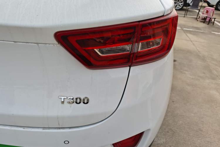 Used Zotye T300 2023 T300L 1.5L Manual Standard Edition