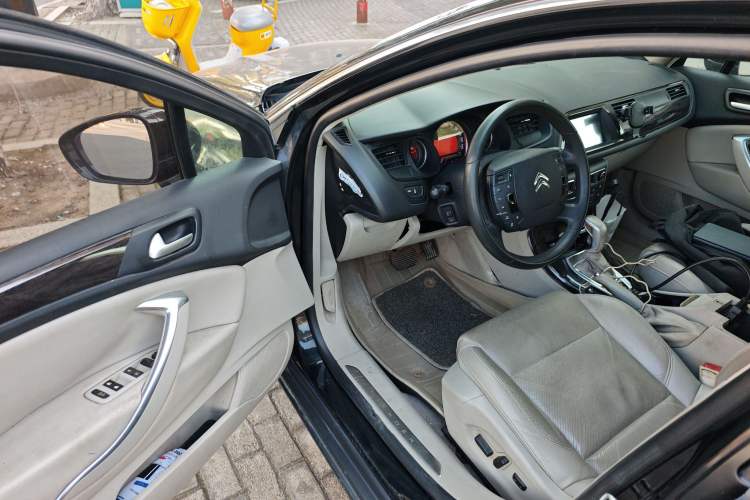 Used Citroen C5 2013 2.0L Automatic Luxury Model Driver Seat