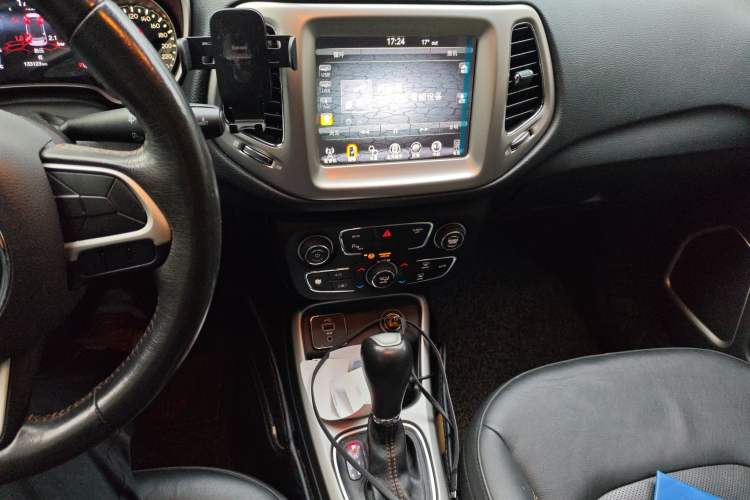 Used Jeep Compass 2017 200T Automatic Family Edition