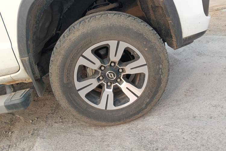 Used Huanghai N3 2019 2.4T Manual Two-Wheel Drive Sport Version China VI Standard 4K22D4T
