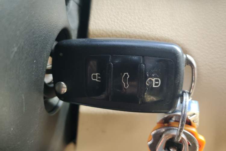 Used Volkswagen Touran 2011 1.4T DSG Zhiya Edition 5 Seats Vehicle Key