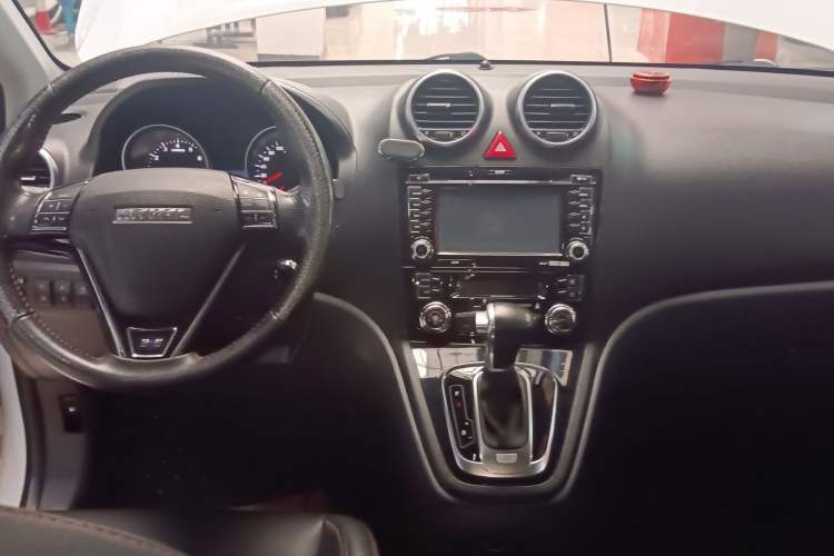 Used Haval H6 2016 Upgraded Model 1.5T Automatic Two-Wheel Drive Elite Version
