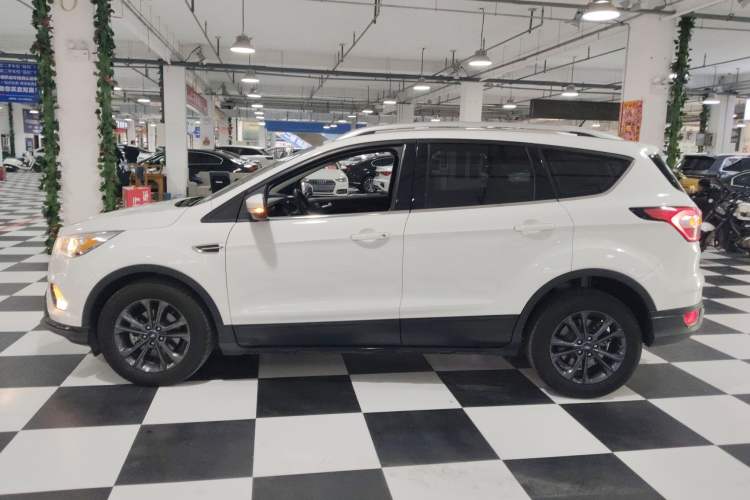 Used Ford Kuga 2019 EcoBoost 180 Two-Wheel-Drive Platinum Edition China VI Standard