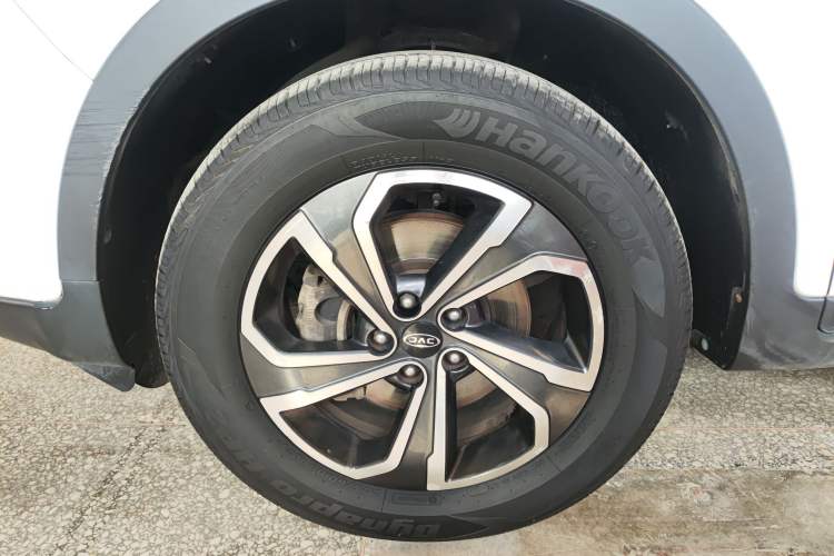 Used JAC Group Refine S7 2017 1.5T Automatic Luxury Model Left Front Wheel Hub