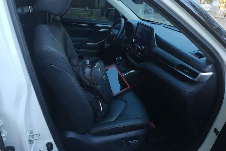 Used Toyota Highlander 2023 2.5L Smart Electric Hybrid Dual-Engine Four-Wheel Drive Prestige Version – 7 Seats
