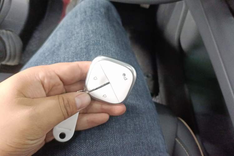 Used Baojun Enjoy 2025 Plug-in Hybrid 140km Luxury Edition Vehicle Key