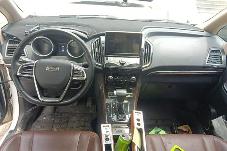 Used Lifan Auto Xuanlang 2017 2.0L CVT Luxury Model