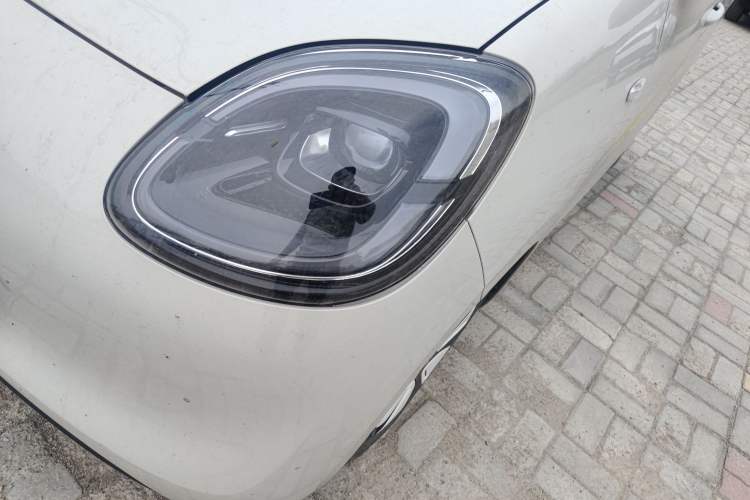 Used Wuling Hongguang MINIEV 2025 Four-Door Version Premium Edition Left Front Headlight