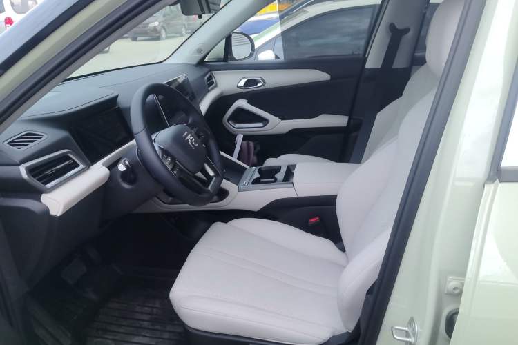 Used BYD Yuan UP 2025 Intelligent Driving Version 401 KM Dynamic Edition Left Front Seat