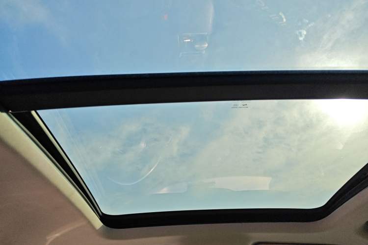 Used Roewe RX5 New Energy 2017 ERX5 EV400 Electric Internet Supreme Edition Headliner