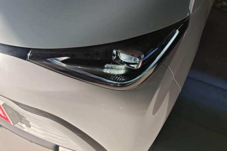 Used Cowin October 2026 Model Mate 305km Guoxuan Surfing Waves Edition
