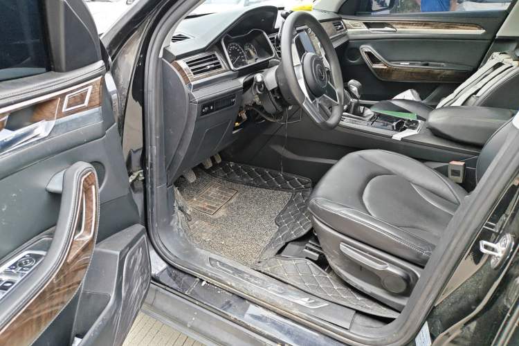 Used Zotye Domy X7 2017 1.8T Manual Luxury Model
