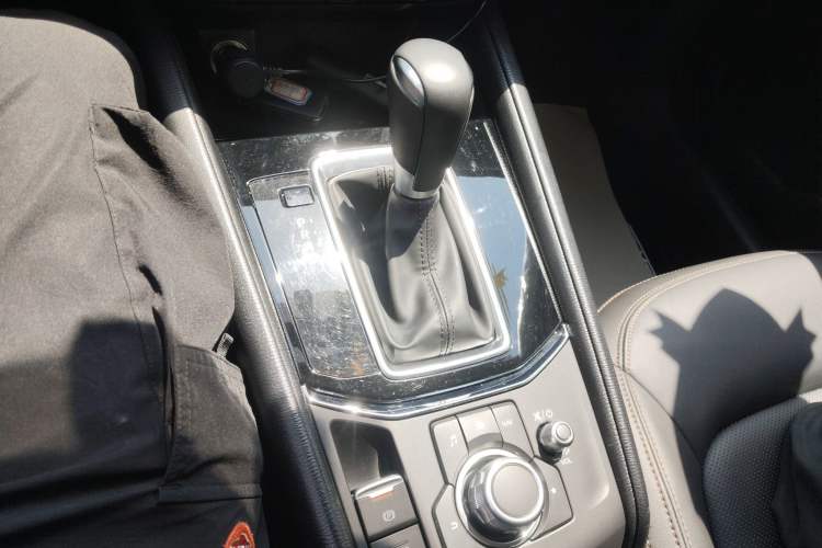 Used Mazda CX-5 2022 2.0L Automatic Two-Wheel Drive Zhiya Version Gear Lever