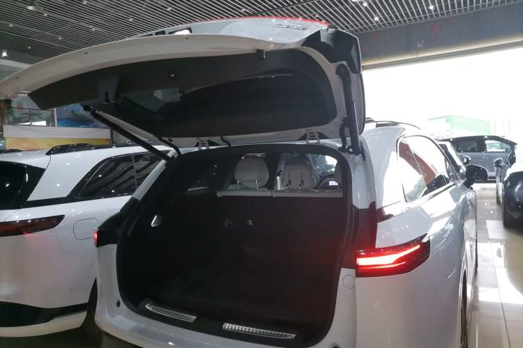 Used XPeng G9 2022 570 Pro Trunk