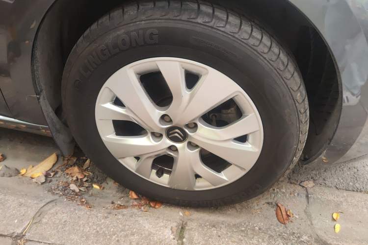 Used Citroen C4 Picasso 2015 1.6T Fashion Model 5 Seats Right Front Wheel Hub