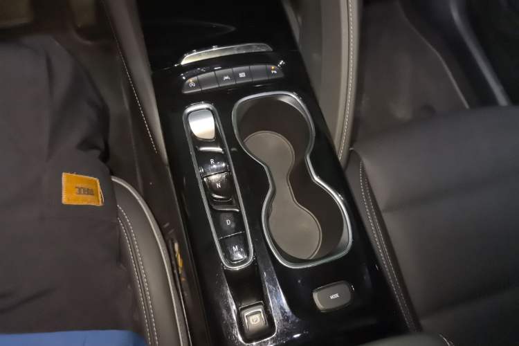 Used Buick Envision 2023 Encore S 552T Two-Wheel Drive Luxury Model Gear Lever