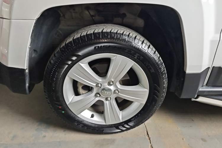 Used Jeep Patriot 2015 2.0L Sport Edition Left Front Wheel Hub