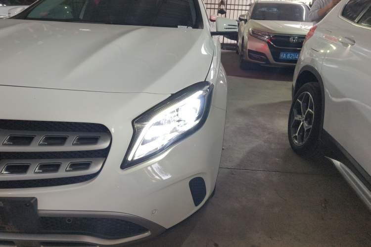 Used Mercedes-Benz GLA 2018 GLA 200 Fashion Model Left Front Headlight