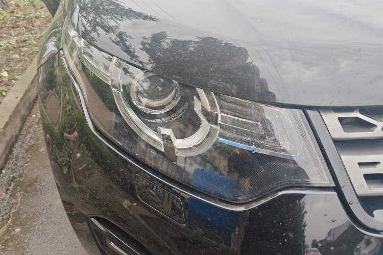 Used Land Rover Discovery Sport 2018 240 PS SE Version Right Front Headlight