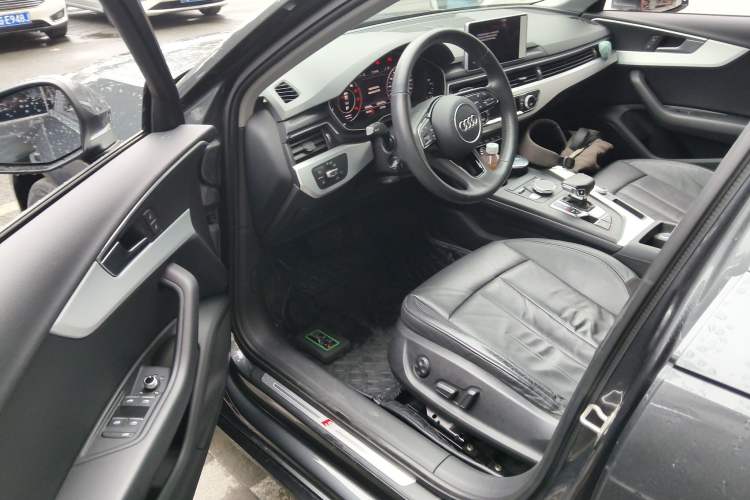 Used Audi A4L 2019 40 TFSI Fashion Edition China VI Emission Standard