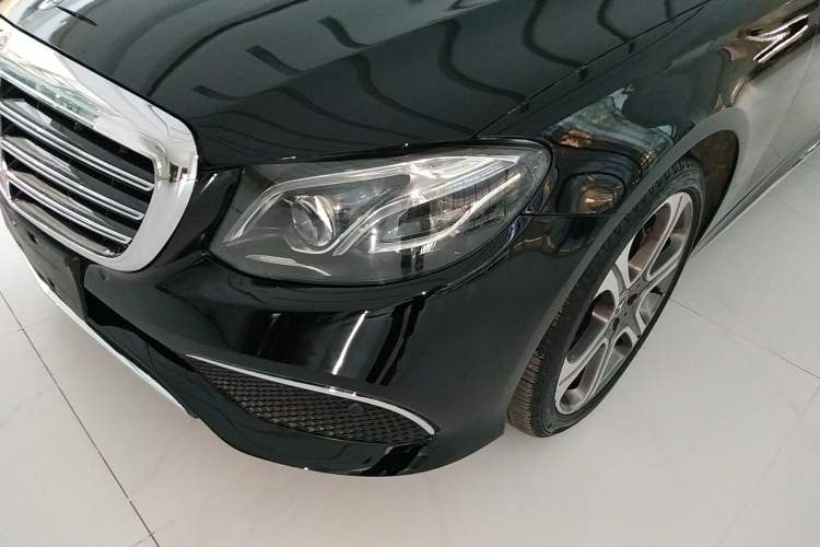 Used Mercedes-Benz E-Class 2017 E 300 L Sporty and Stylish Model Left Front Headlight