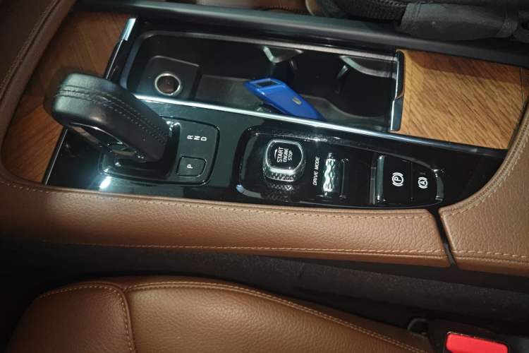 Used Volvo XC90 2021 B5 SmartDrive Luxury Edition 7 Seats
