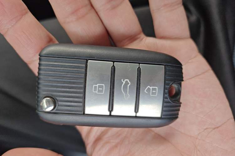 Used Roewe RX5 2018 20T Two-Wheel Drive Automatic Internet Smart Edition Vehicle Key