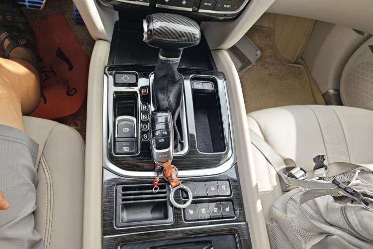 Used GAC Trumpchi GS8 2017 320T Two-Wheel Drive Luxury Smart Connectivity Version (7 Seats)