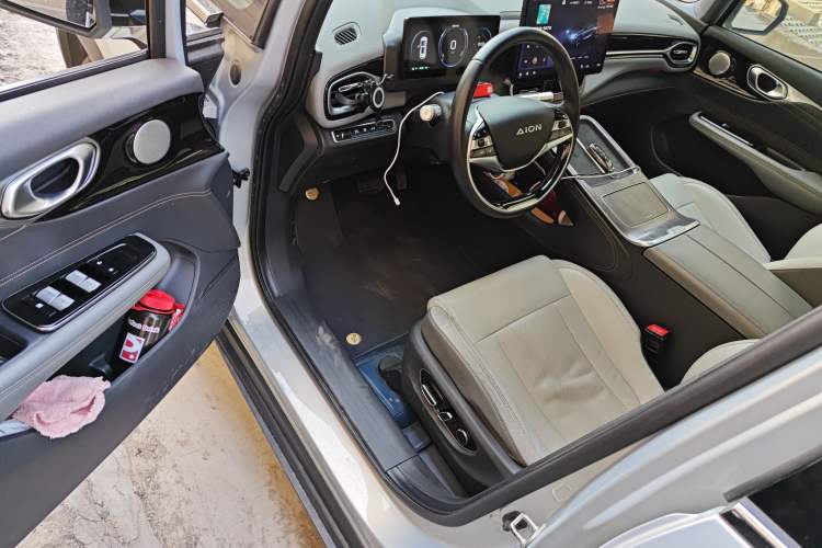 Used AION V 2024 Plus 70 Tech Edition Lithium Iron Phosphate
