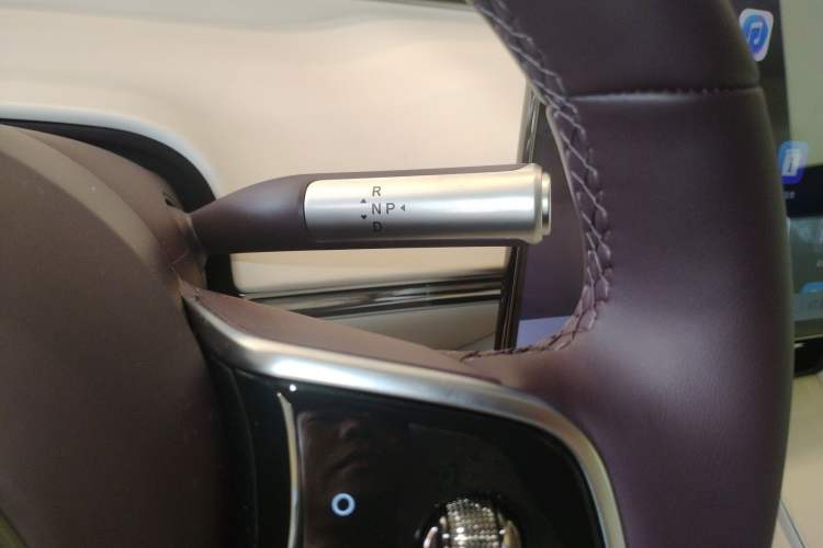 Used Hima Luxeed R7 2026 Model Range-Extending Max+ Gear Lever