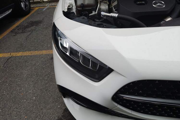 Used Mercedes-Benz A-Class 2025 A 200 L Fashion Model Right Front Headlight