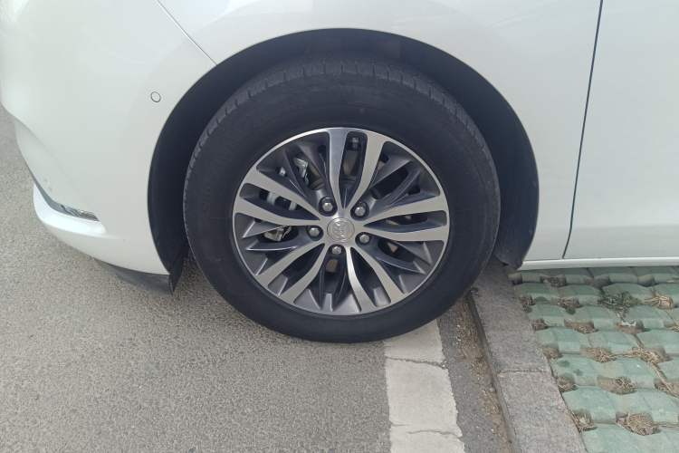 Used Buick GL8 2022 ES Landtrek 653T Luxury Edition