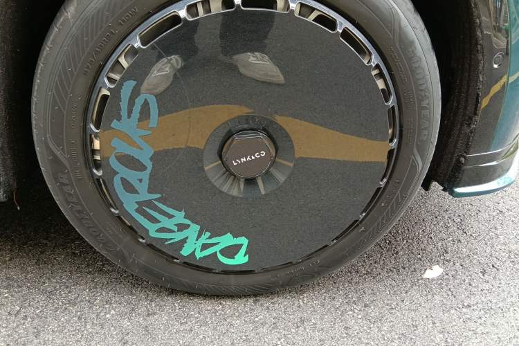 Used Lynk & Co 900 2025 2.0T Ultra Right Front Wheel Hub