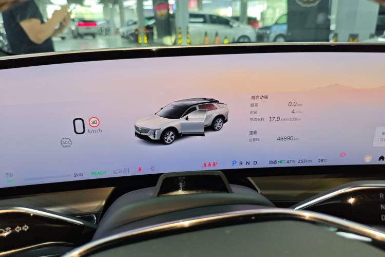 Used Cadillac LYRIQ 2022 Rear-Drive Long-Range Luxury Edition Instrument Cluster