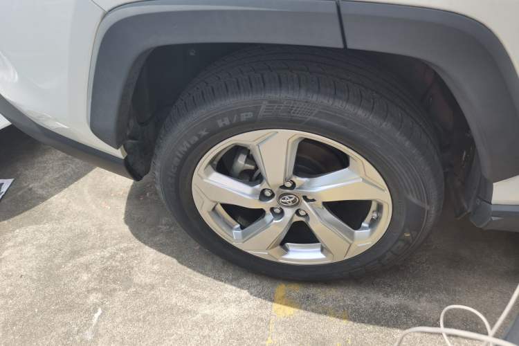 Used Toyota RAV4 2021 2.0L CVT Two-Wheel Drive Fashion Edition
