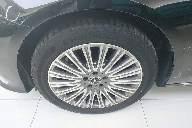 Used Mercedes-Benz E-Class 2023 Updated E 300 L Fashion Edition
