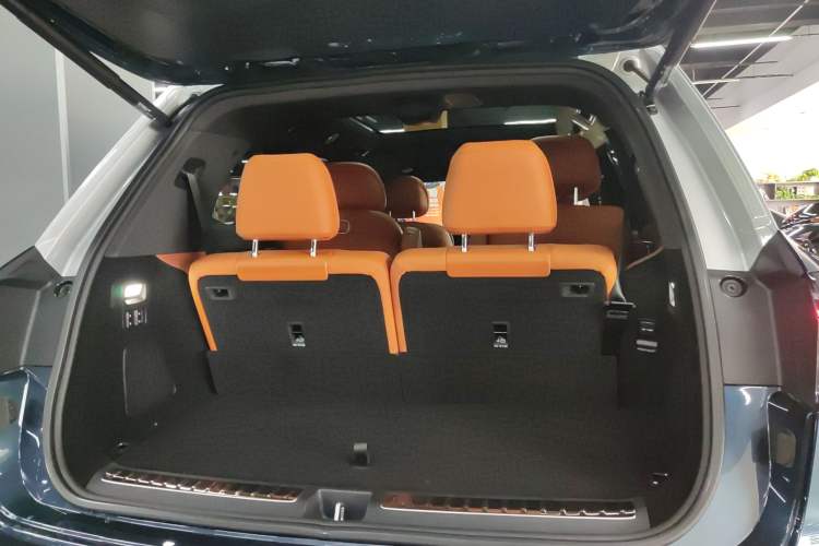 Used Hima AITO M9 2024 Range-Extended Ultra Version 42 kWh 6-Seater Model Trunk