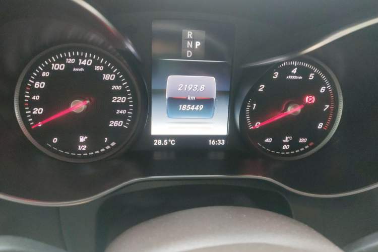 Used Mercedes-Benz GLC 2018 Facelifted GLC 260 4MATIC Dynamic Edition Odometer Close Up