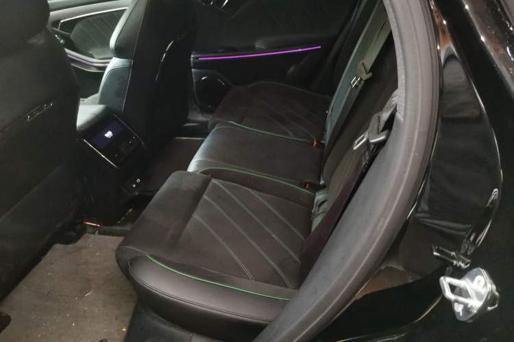 Used VOYAH FREE 2025 318 259 km All-Wheel-Drive Exploration Edition Left Rear Seat