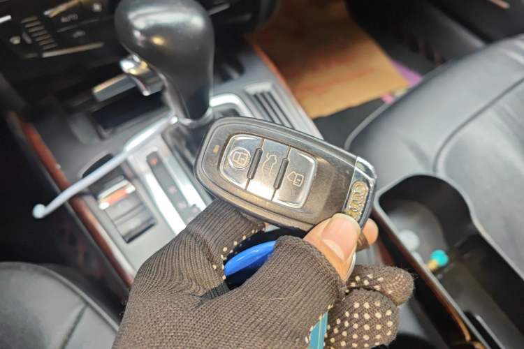 Used Audi A4L 2012 2.0 TFSI automatic standard version