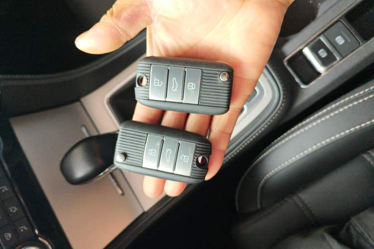 Used MG 6 2017 20T Automatic Luxury Smart Connect Version China V Standard Vehicle Key