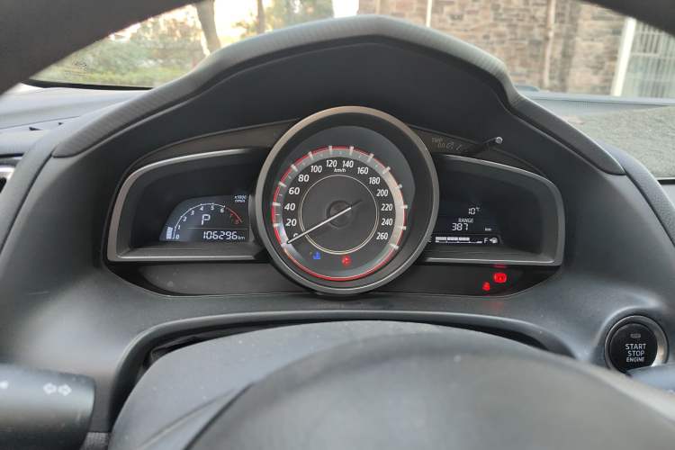 Used Mazda Mazda 3 Axela 2016 Sedan 1.5L Automatic Luxury Model