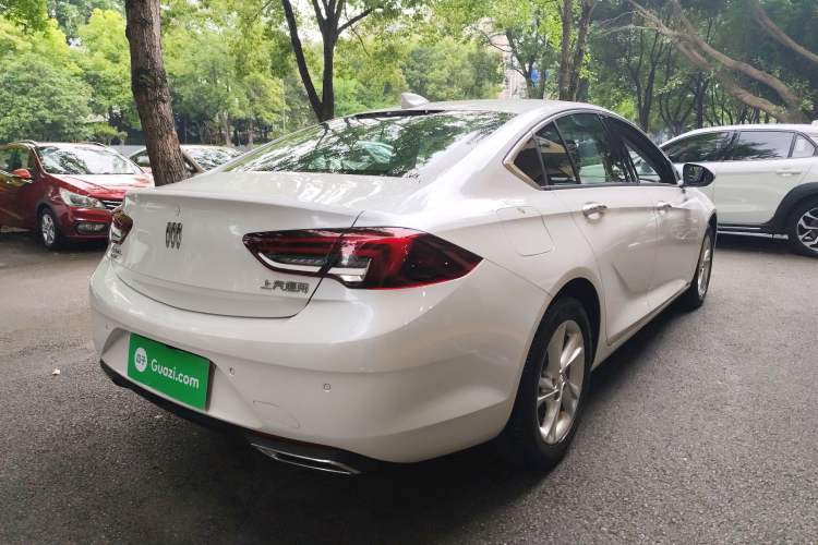 Used Buick Regal 2024 25T Deluxe Edition Rear Right 45 Deg