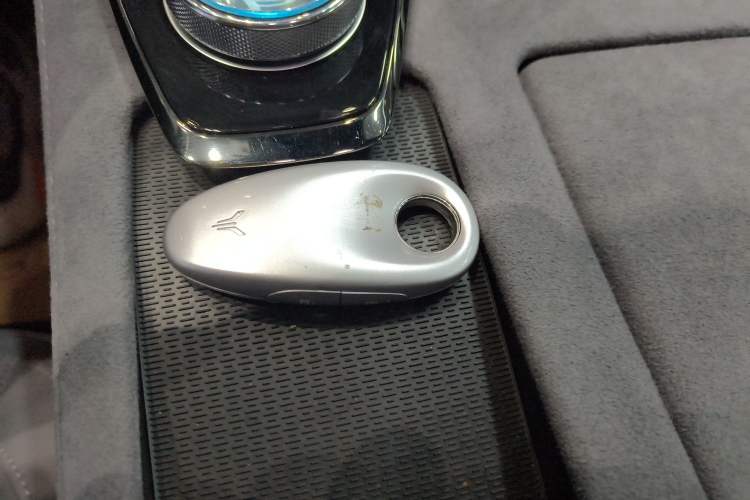 Used VOYAH PASSION 2024 PHEV Four-Wheel Drive Ultra-Long Range Flagship Model Vehicle Key