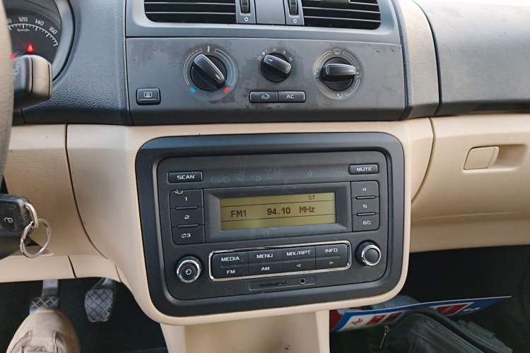 Used Skoda Fabia 2014 1.4L Manual Crystal Edition